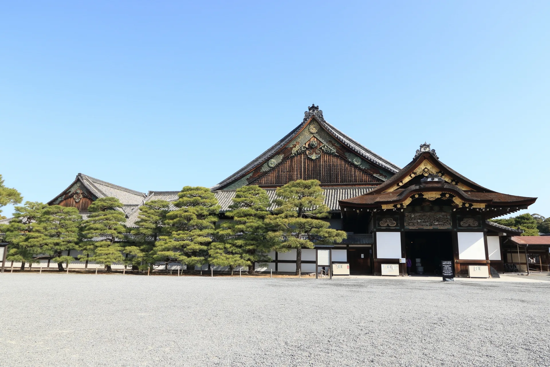 How to enjoy Nijo Castle! (Tips, Cost and Visiting hours)