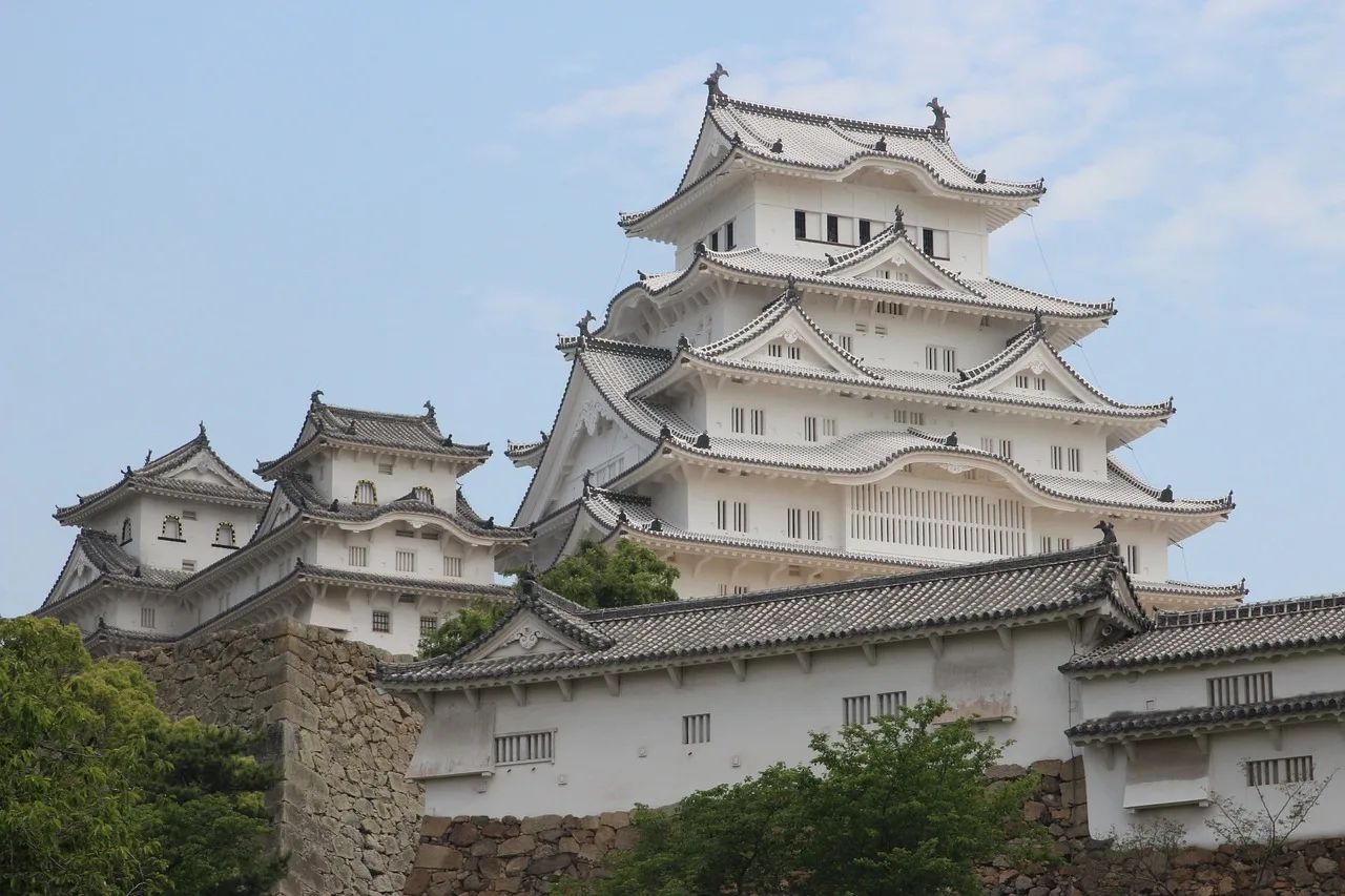 Why you must visit Himeji Castle. Travel guide for Himeji Castle